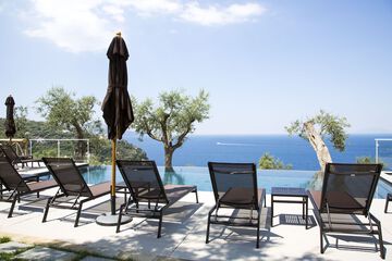 Infinity pool