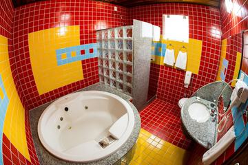 Jetted tub