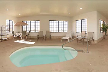 Indoor spa tub