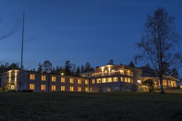 Front of property - evening/night