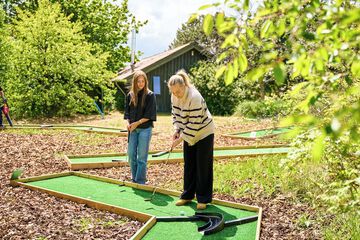 Mini-golf