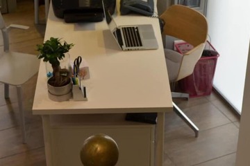 Concierge desk