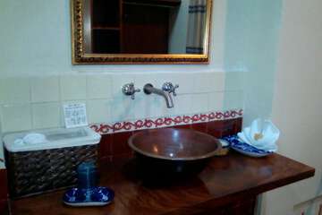 Bathroom sink