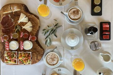 Breakfast meal