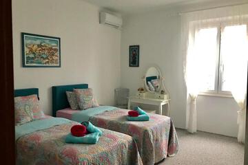 Photo 34