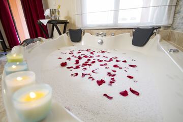 Jetted tub