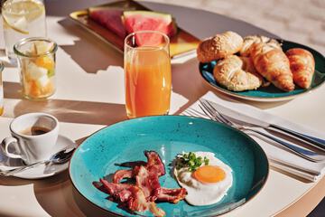 Breakfast meal