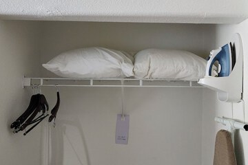 Iron/ironing board