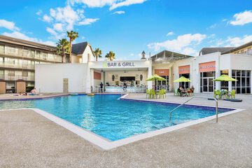 Poolside bar