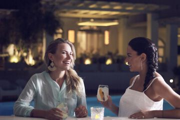 Poolside bar