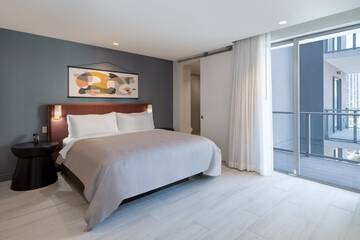 Room 41 of 65