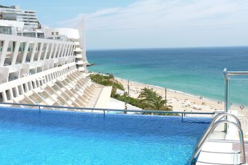 Rooftop pool