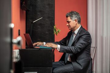 In-room business center