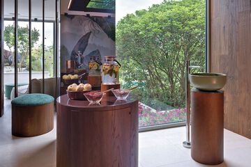 Spa reception