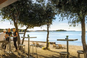 Beach bar