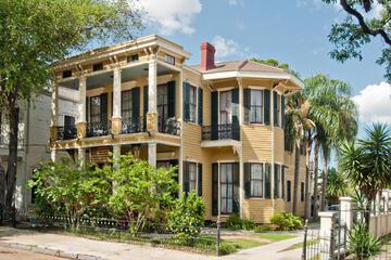 HH Whitney House a Bed & Breakfast on the Historic Esplanade