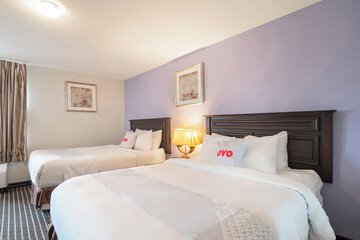 Standard Quadruple Room with Two Queen Bed - No Smoking