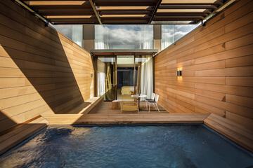 Private spa tub
