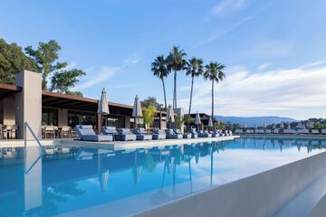 Infinity pool