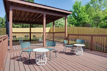 Terrace/Patio 23 of 24