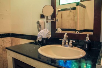 Bathroom sink