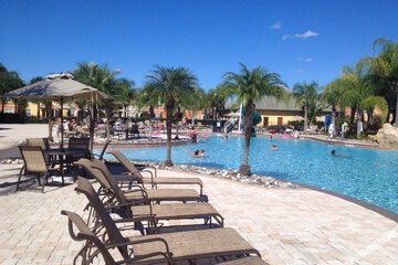 室外游泳池