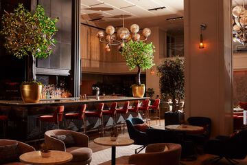 Lobby lounge