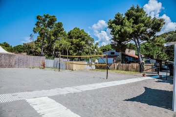 Children's play area - outdoor
