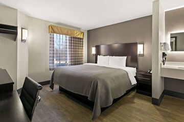 Room 21 of 37