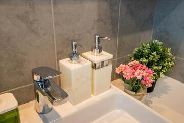 Bathroom sink