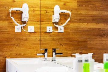 Bathroom amenities