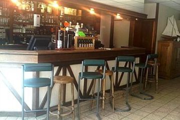 Hotel Bar