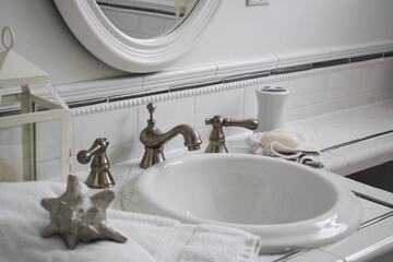 Bathroom sink