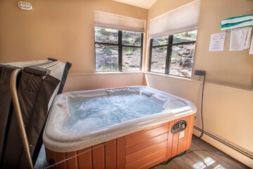 Private spa tub