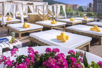 Sundeck