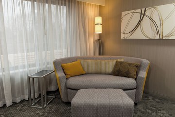 Room 34 of 48