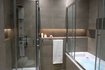 Jetted tub