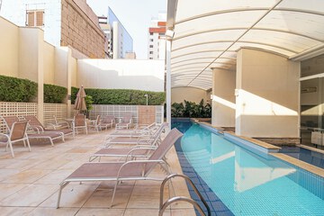 Indoor/outdoor pool