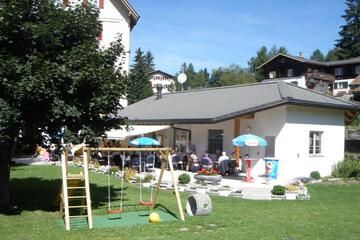 Photo 10