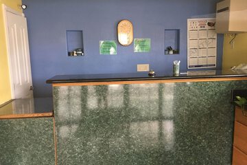 Check-in/check-out kiosk