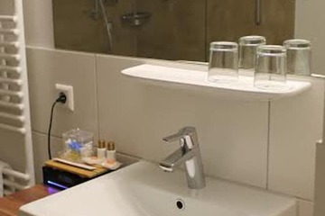 Bathroom sink