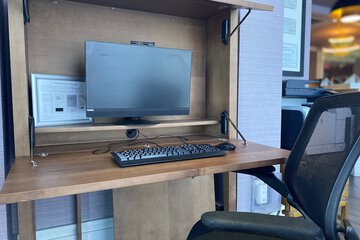 Business Center 28 of 35