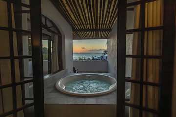 Private spa tub