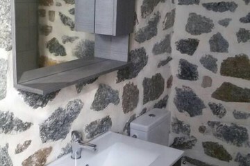 Bathroom sink
