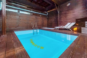 Private pool