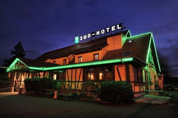 Front of property - evening/night