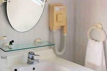 Bathroom sink