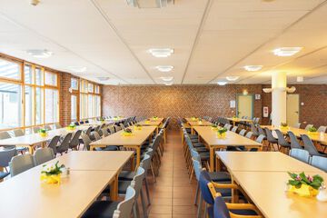 restaurant cafeteria