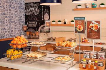 Breakfast/Coffee Service 26 of 46