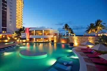 Pool waterfall